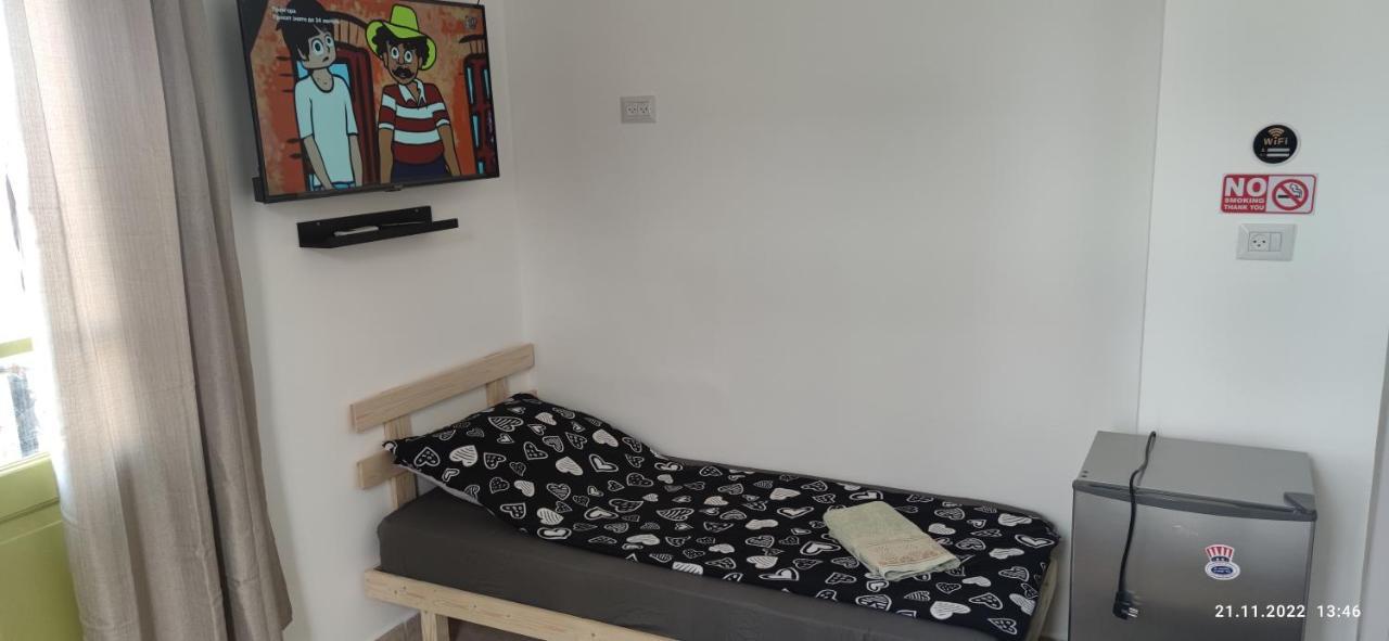 Guesthouse Comfy - Separate Rooms In The Apartment For A Relaxing Holiday Хайфа Екстер'єр фото